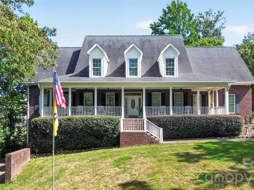 4904 Steepleton Way, Charlotte, NC 28215.  MLS# CAR4415870, YatesRealty ID 50616. 