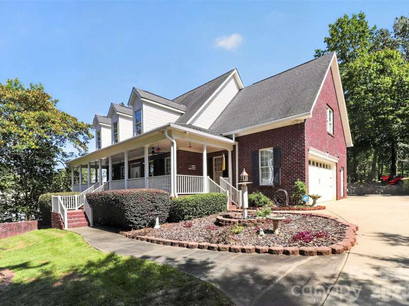 4904 Steepleton Way, Charlotte, NC 28215.  MLS# CAR4415870, YatesRealty ID 50616. 