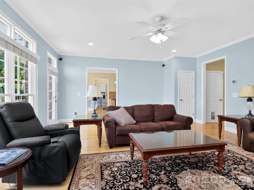 4904 Steepleton Way, Charlotte, NC 28215.  MLS# CAR4415870, YatesRealty ID 50616. 