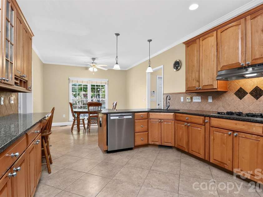 4904 Steepleton Way, Charlotte, NC 28215.  MLS# CAR4415870, YatesRealty ID 50616. 