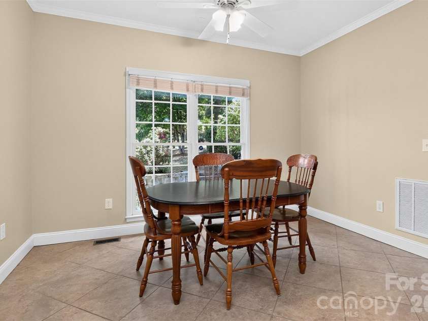 4904 Steepleton Way, Charlotte, NC 28215.  MLS# CAR4415870, YatesRealty ID 50616. 