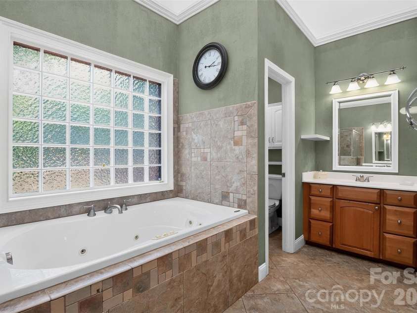 4904 Steepleton Way, Charlotte, NC 28215.  MLS# CAR4415870, YatesRealty ID 50616. 