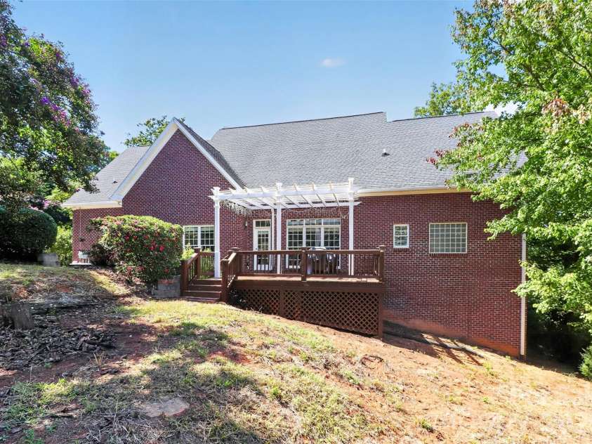 4904 Steepleton Way, Charlotte, NC 28215.  MLS# CAR4415870, YatesRealty ID 50616. 