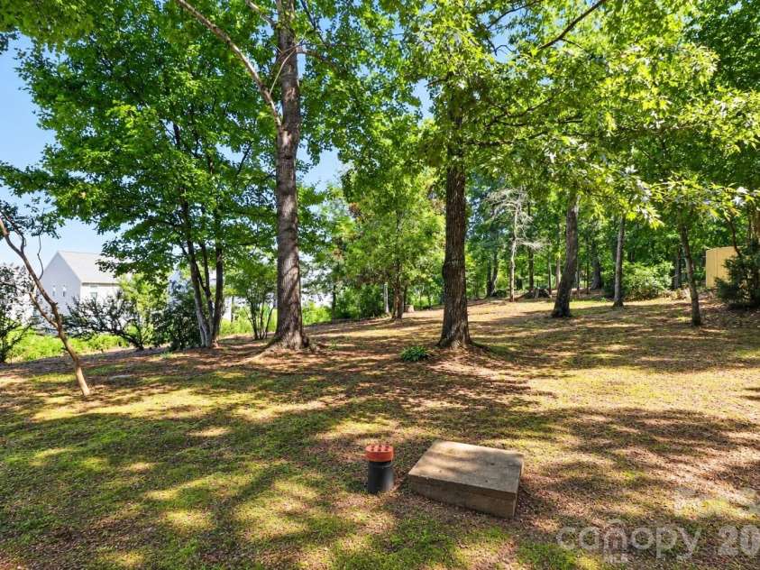 4904 Steepleton Way, Charlotte, NC 28215.  MLS# CAR4415870, YatesRealty ID 50616. 