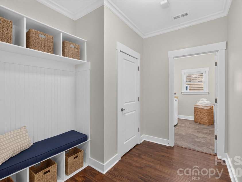 2562 Roseview Lane, Charlotte, NC 28205.  MLS# CAR4422319, YatesRealty ID 50617. 