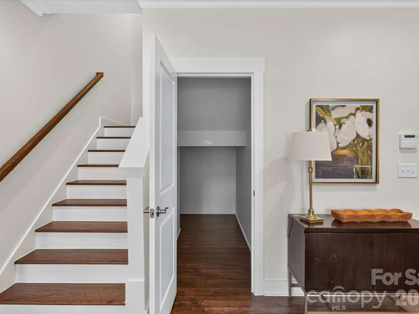 2562 Roseview Lane, Charlotte, NC 28205.  MLS# CAR4422319, YatesRealty ID 50617. 