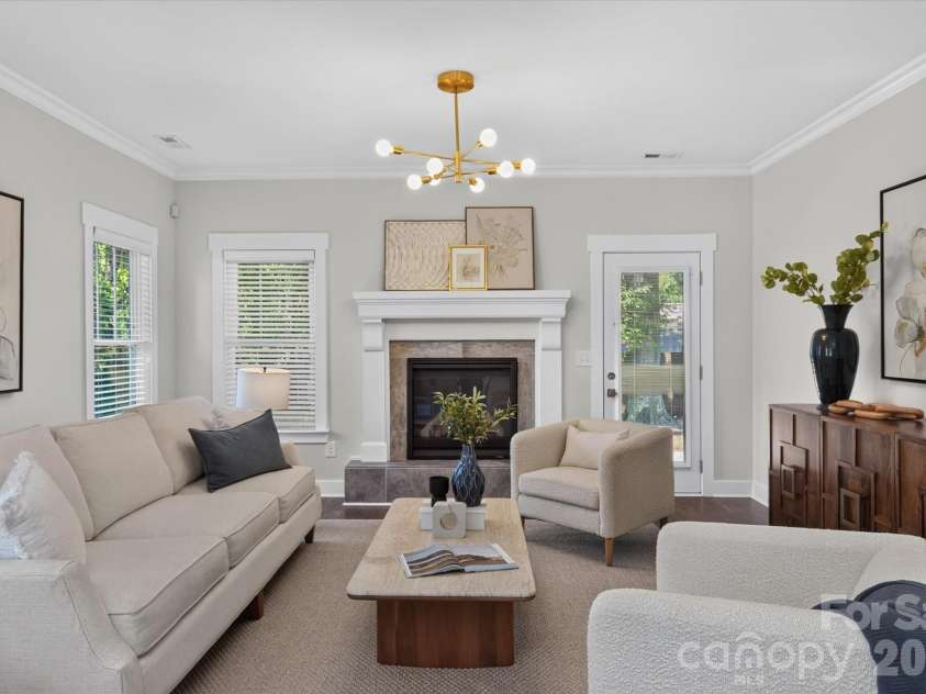 2562 Roseview Lane, Charlotte, NC 28205.  MLS# CAR4422319, YatesRealty ID 50617. 
