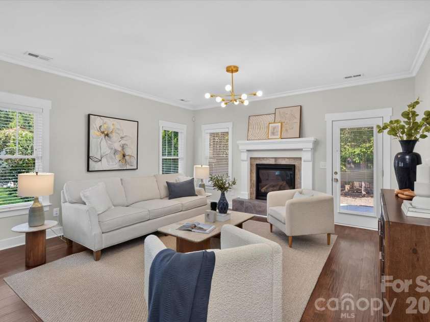 2562 Roseview Lane, Charlotte, NC 28205.  MLS# CAR4422319, YatesRealty ID 50617. 
