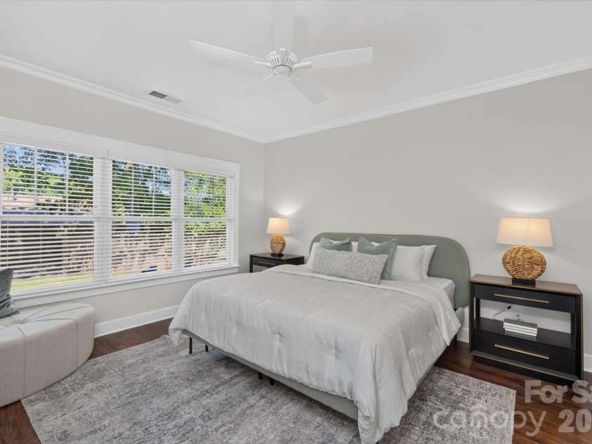 2562 Roseview Lane, Charlotte, NC 28205.  MLS# CAR4422319, YatesRealty ID 50617. 
