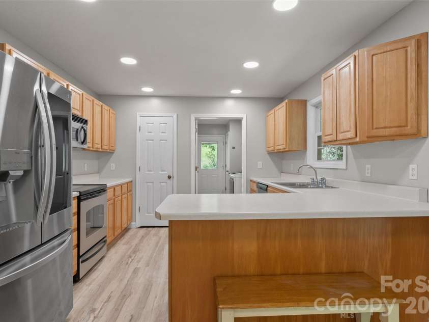 111 Natures Trail, Clyde, NC 28721.  MLS# CAR4424133, YatesRealty ID 50618. 