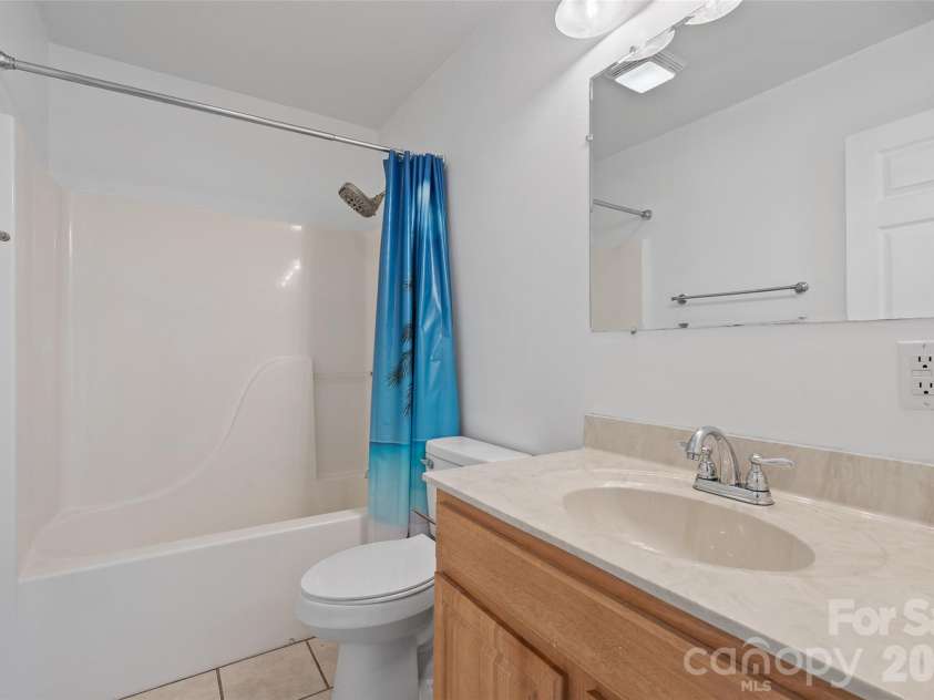 111 Natures Trail, Clyde, NC 28721.  MLS# CAR4424133, YatesRealty ID 50618. 