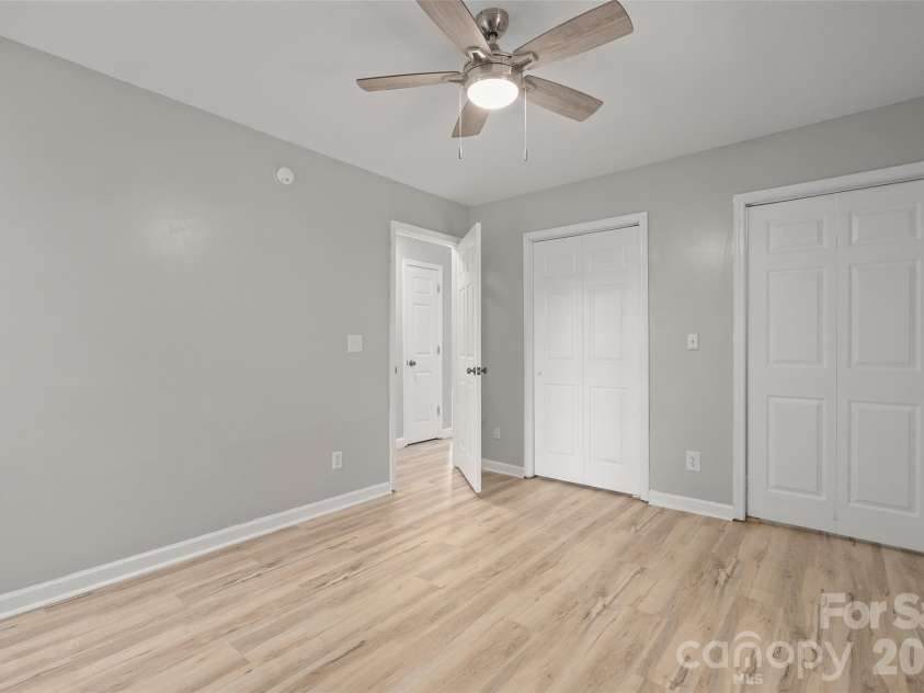 111 Natures Trail, Clyde, NC 28721.  MLS# CAR4424133, YatesRealty ID 50618. 