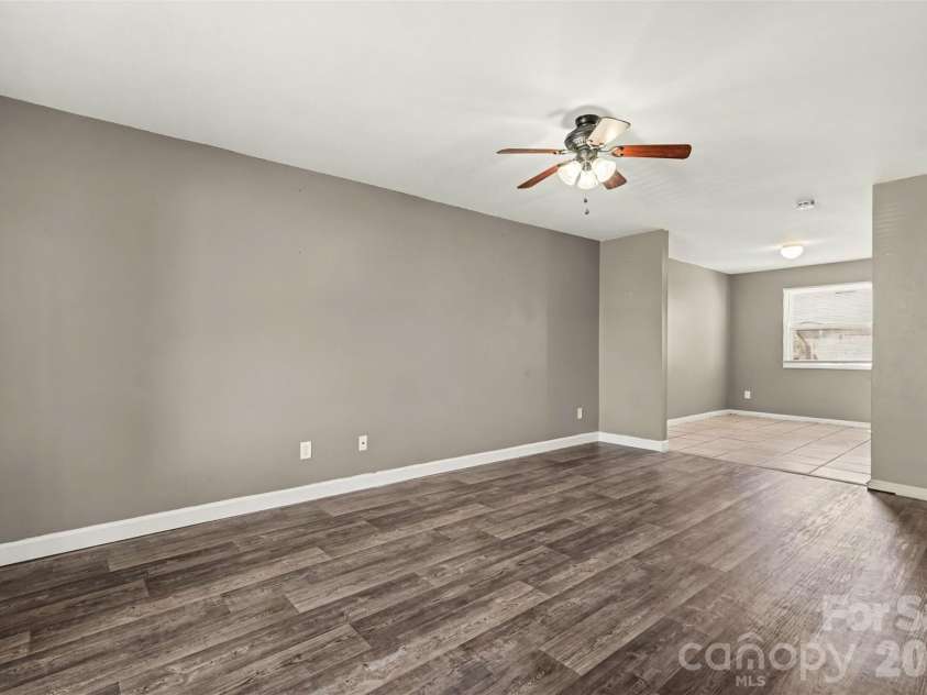 7964 Shady Oak Trail, Charlotte, NC 28210.  MLS# CAR4422921, YatesRealty ID 50619. 