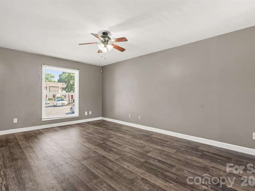 7964 Shady Oak Trail, Charlotte, NC 28210.  MLS# CAR4422921, YatesRealty ID 50619. 