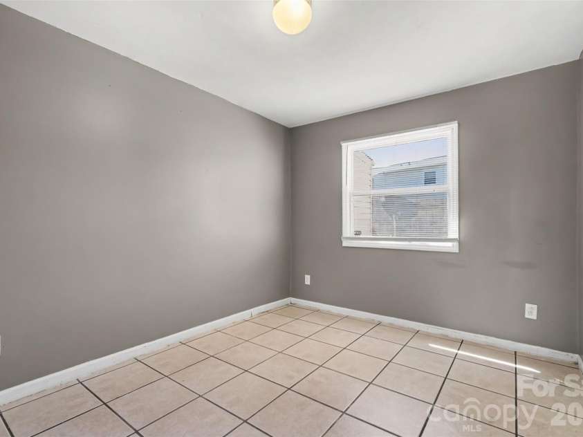 7964 Shady Oak Trail, Charlotte, NC 28210.  MLS# CAR4422921, YatesRealty ID 50619. 