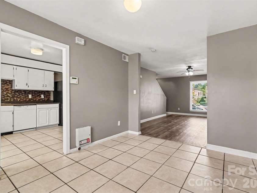 7964 Shady Oak Trail, Charlotte, NC 28210.  MLS# CAR4422921, YatesRealty ID 50619. 