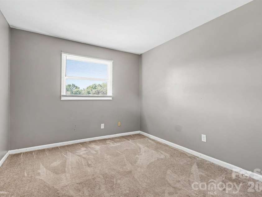 7964 Shady Oak Trail, Charlotte, NC 28210.  MLS# CAR4422921, YatesRealty ID 50619. 
