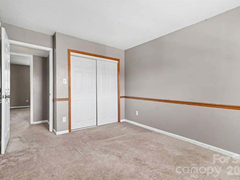 7964 Shady Oak Trail, Charlotte, NC 28210.  MLS# CAR4422921, YatesRealty ID 50619. 