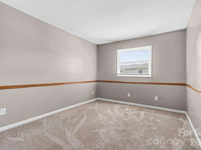 7964 Shady Oak Trail, Charlotte, NC 28210.  MLS# CAR4422921, YatesRealty ID 50619. 