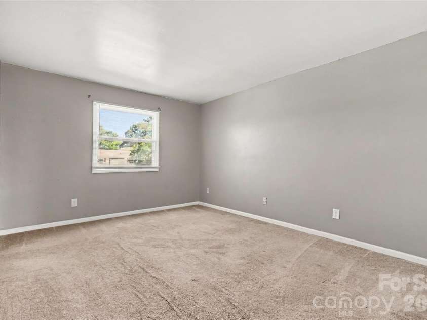 7964 Shady Oak Trail, Charlotte, NC 28210.  MLS# CAR4422921, YatesRealty ID 50619. 