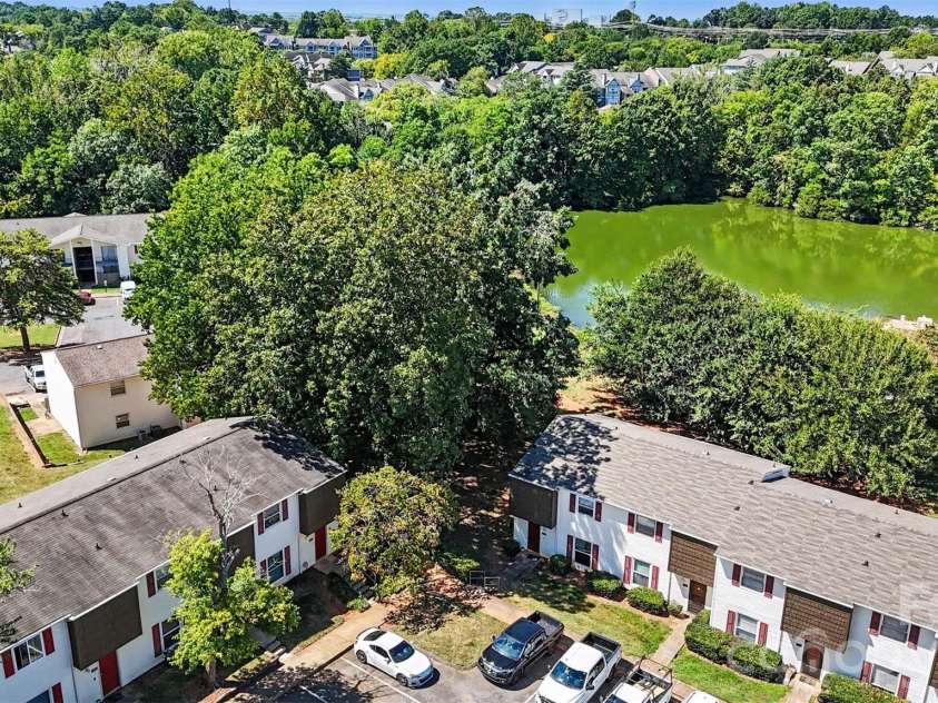 7964 Shady Oak Trail, Charlotte, NC 28210.  MLS# CAR4422921, YatesRealty ID 50619. 