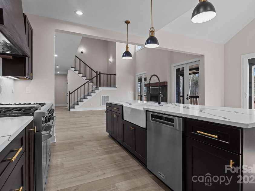 123 Mills Garden Road, Statesville, NC 28625.  MLS# CAR4226737, YatesRealty ID 5062. 