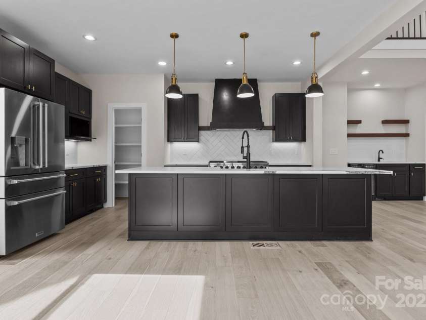 123 Mills Garden Road, Statesville, NC 28625.  MLS# CAR4226737, YatesRealty ID 5062. 