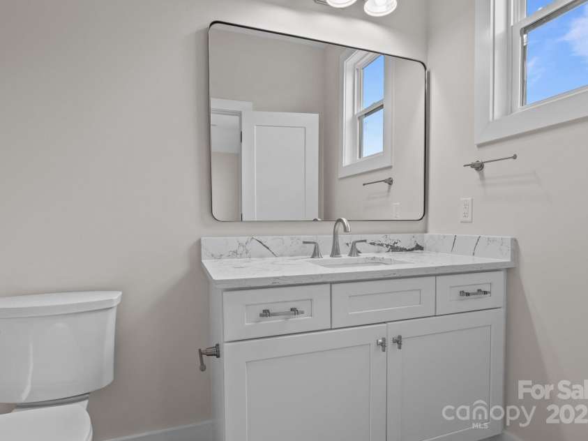 123 Mills Garden Road, Statesville, NC 28625.  MLS# CAR4226737, YatesRealty ID 5062. 