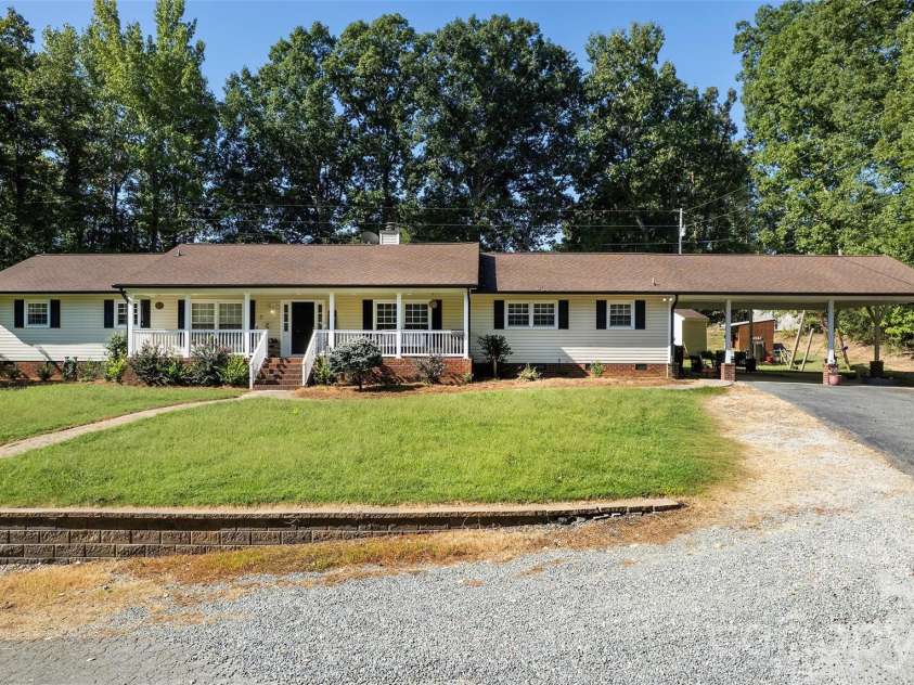 717 Pilgrim Forest Drive, Monroe, NC 28110.  MLS# CAR4422663, YatesRealty ID 50620. 