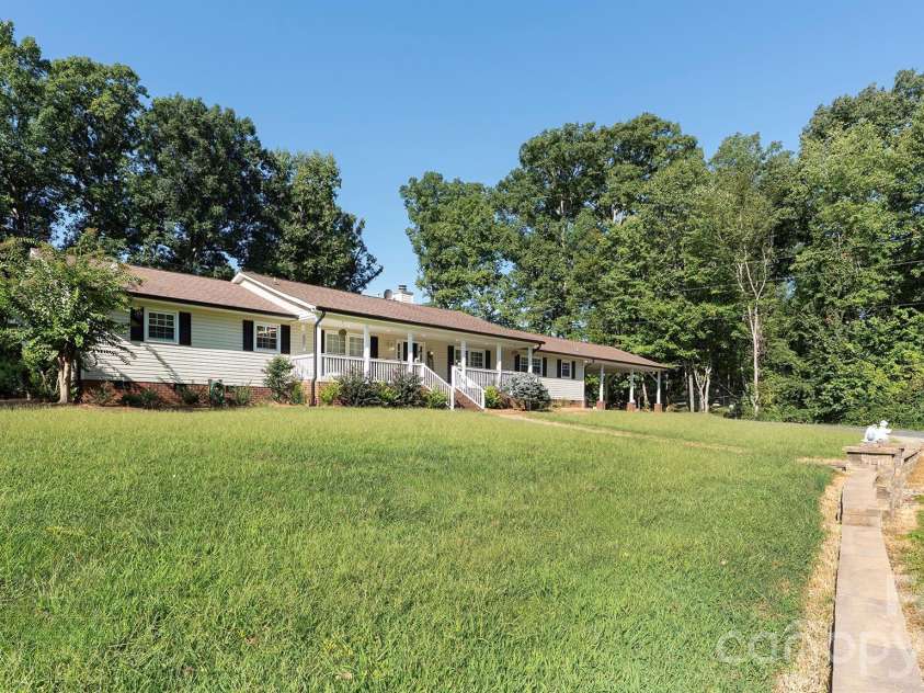 717 Pilgrim Forest Drive, Monroe, NC 28110.  MLS# CAR4422663, YatesRealty ID 50620. 
