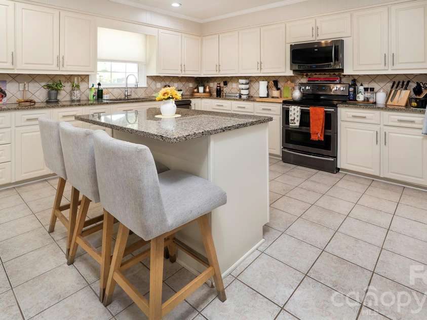 717 Pilgrim Forest Drive, Monroe, NC 28110.  MLS# CAR4422663, YatesRealty ID 50620. 