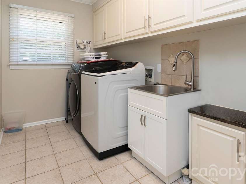 717 Pilgrim Forest Drive, Monroe, NC 28110.  MLS# CAR4422663, YatesRealty ID 50620. 