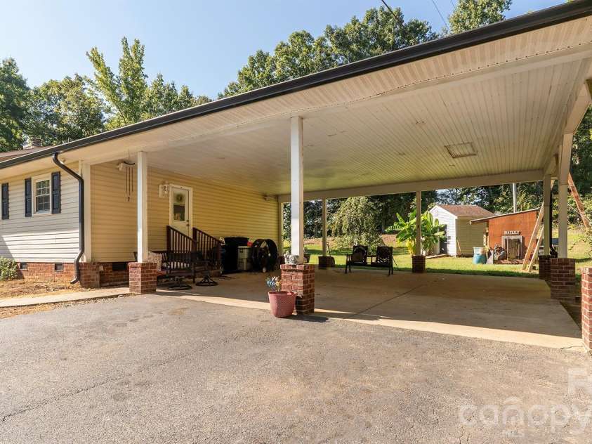 717 Pilgrim Forest Drive, Monroe, NC 28110.  MLS# CAR4422663, YatesRealty ID 50620. 