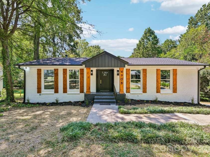 4908 Zephyr Lane, Charlotte, NC 28209.  MLS# CAR4424170, YatesRealty ID 50621. 