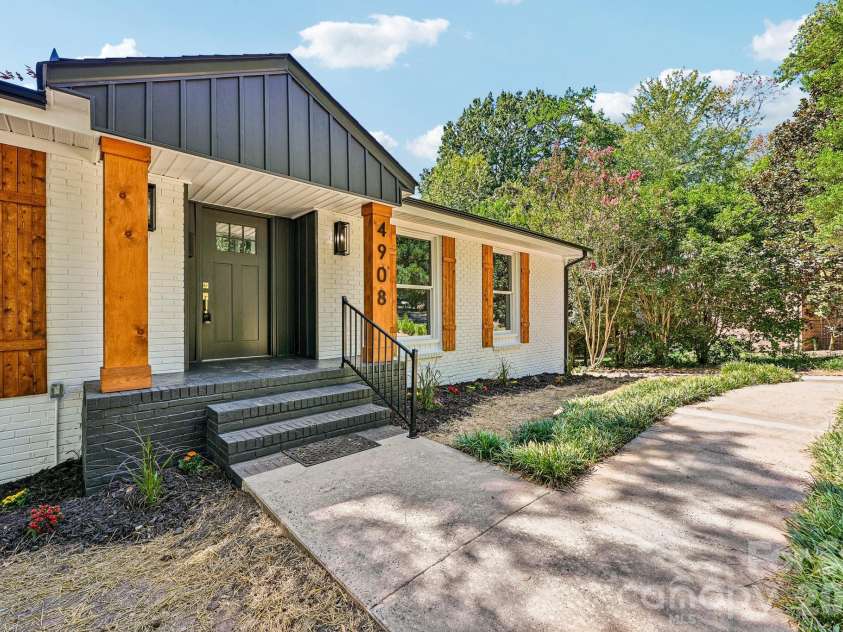 4908 Zephyr Lane, Charlotte, NC 28209.  MLS# CAR4424170, YatesRealty ID 50621. 