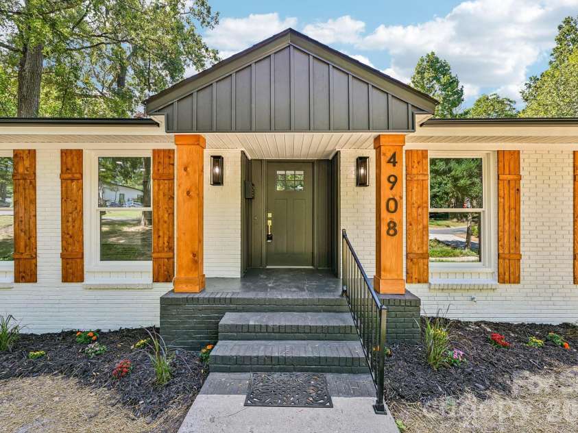 4908 Zephyr Lane, Charlotte, NC 28209.  MLS# CAR4424170, YatesRealty ID 50621. 