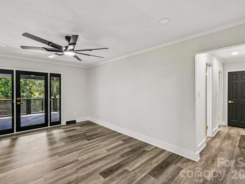 4908 Zephyr Lane, Charlotte, NC 28209.  MLS# CAR4424170, YatesRealty ID 50621. 