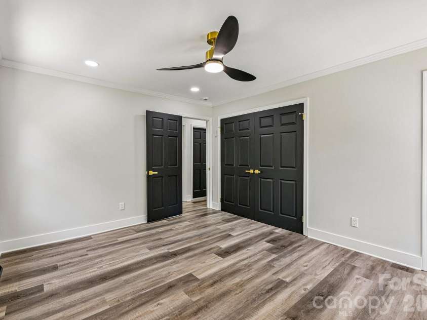 4908 Zephyr Lane, Charlotte, NC 28209.  MLS# CAR4424170, YatesRealty ID 50621. 
