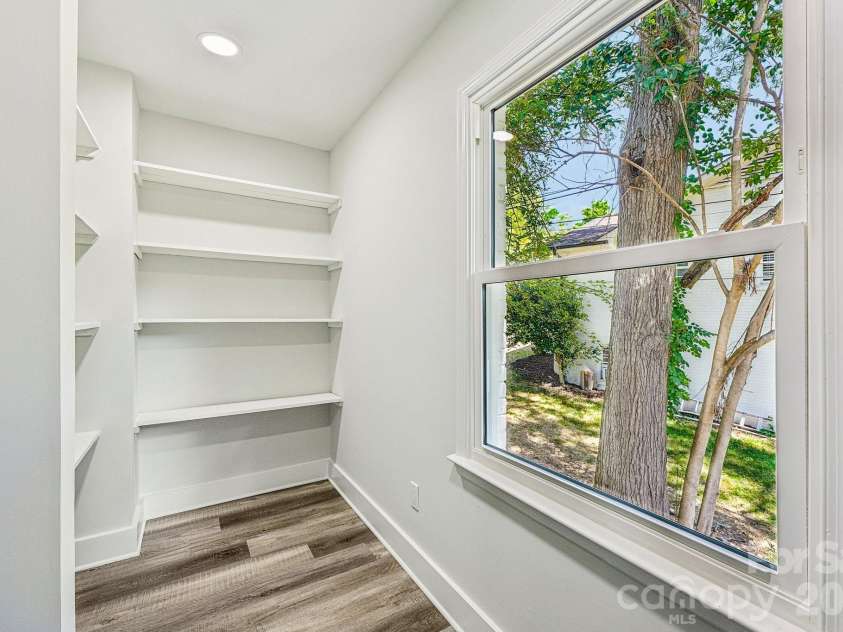 4908 Zephyr Lane, Charlotte, NC 28209.  MLS# CAR4424170, YatesRealty ID 50621. 