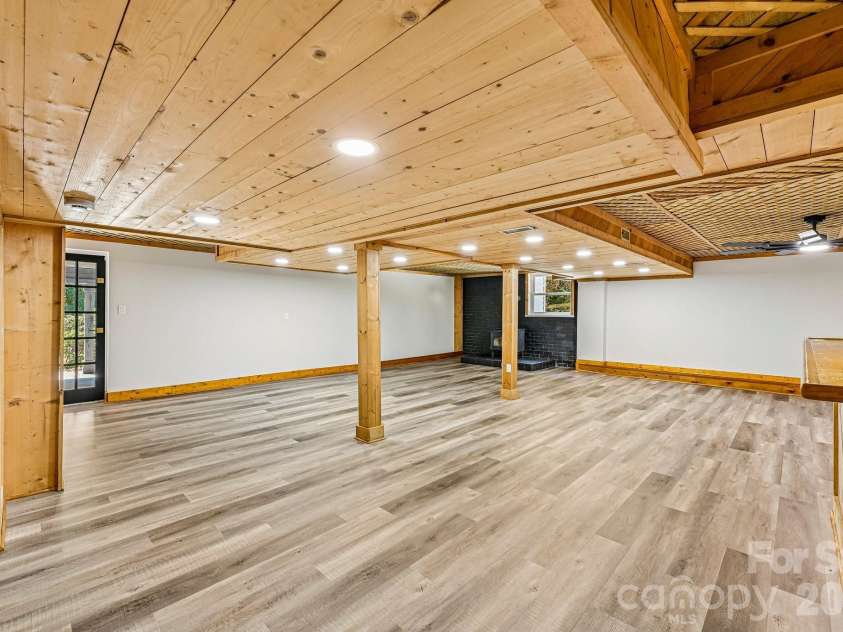 4908 Zephyr Lane, Charlotte, NC 28209.  MLS# CAR4424170, YatesRealty ID 50621. 