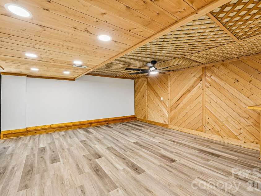 4908 Zephyr Lane, Charlotte, NC 28209.  MLS# CAR4424170, YatesRealty ID 50621. 