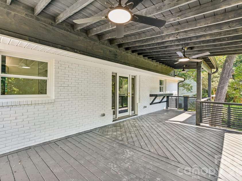 4908 Zephyr Lane, Charlotte, NC 28209.  MLS# CAR4424170, YatesRealty ID 50621. 