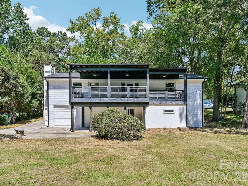 4908 Zephyr Lane, Charlotte, NC 28209.  MLS# CAR4424170, YatesRealty ID 50621. 