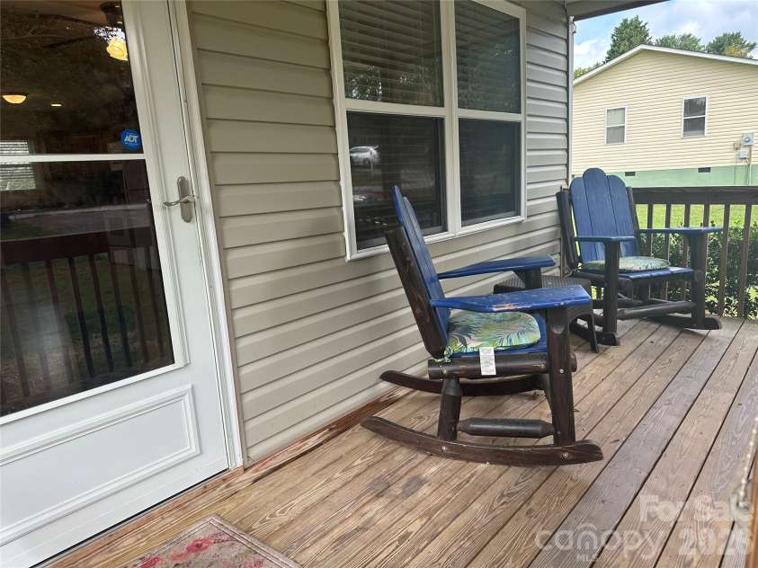 6 Kendrick Court, Flat Rock, NC 28731.  MLS# CAR4414981, YatesRealty ID 50622. 