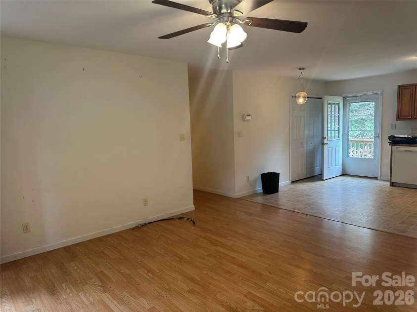 6 Kendrick Court, Flat Rock, NC 28731.  MLS# CAR4414981, YatesRealty ID 50622. 