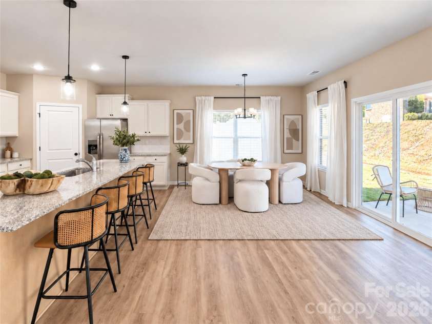 2220 Dardan Woods Drive, Charlotte, NC 28215.  MLS# CAR4424073, YatesRealty ID 50624. 