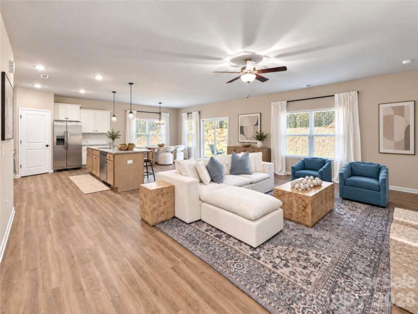2220 Dardan Woods Drive, Charlotte, NC 28215.  MLS# CAR4424073, YatesRealty ID 50624. 