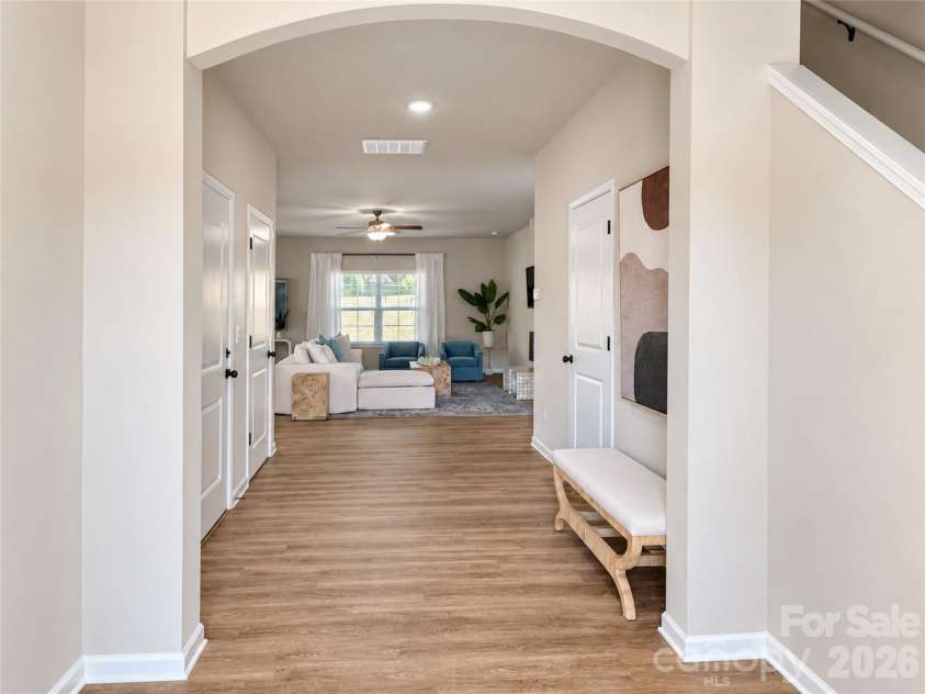 2220 Dardan Woods Drive, Charlotte, NC 28215.  MLS# CAR4424073, YatesRealty ID 50624. 