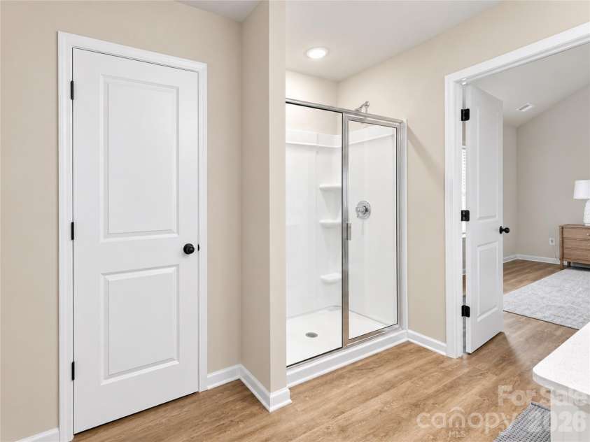 2220 Dardan Woods Drive, Charlotte, NC 28215.  MLS# CAR4424073, YatesRealty ID 50624. 