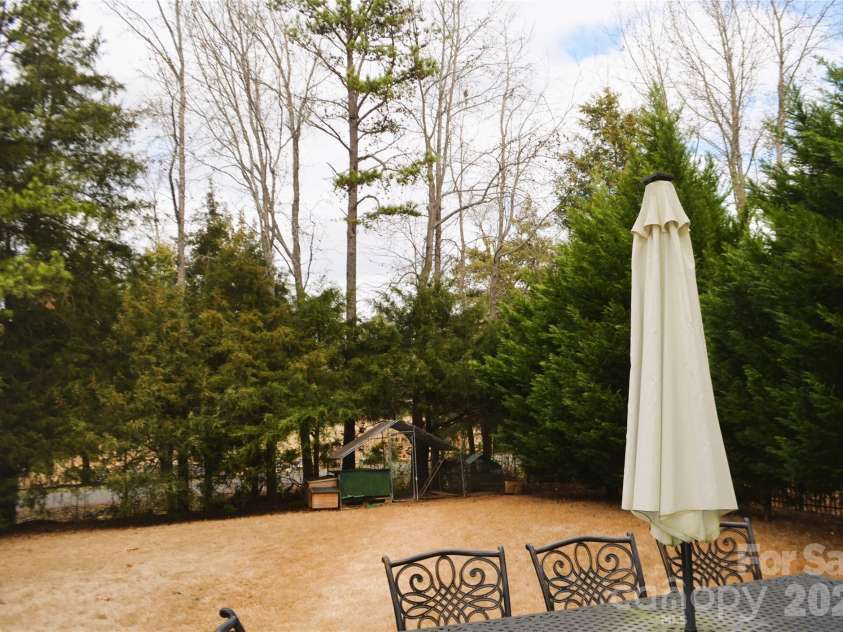 1004 Fallondale Road, Waxhaw, NC 28173.  MLS# CAR4354911, YatesRealty ID 5063. 